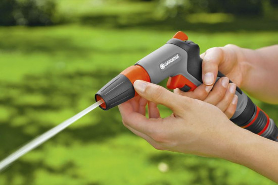 Čistící a zavlažovací pistole Gardena CLASSIC-9744