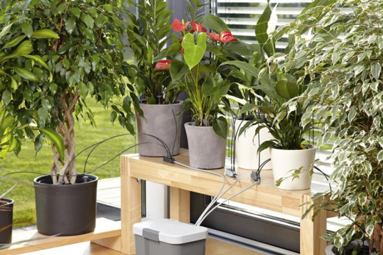 Kompletní samozavlažovací sada Gardena, objem zásobníku 9 l-9396