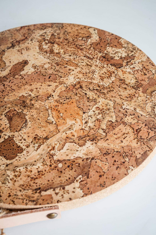 Korková podložka s koženým úchytem, průměr 24.5 cm, hnědo - béžová-22814