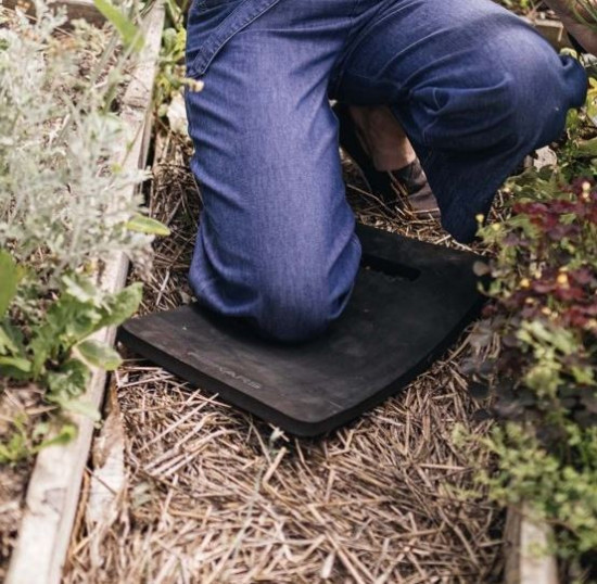 Podložka pod kolena Fiskars Solid, černá-27722
