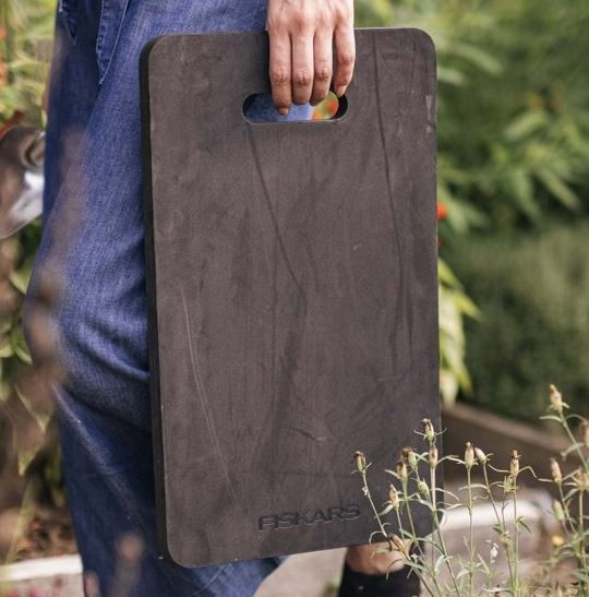 Podložka pod kolena Fiskars Solid, černá-27723