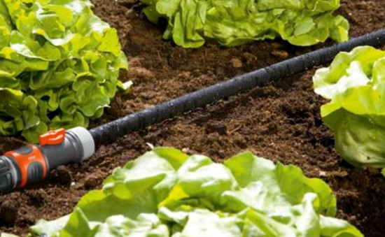 Průsakový zavlažovač Gardena, délka 15 m-9570