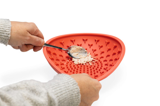 Silikonová miska proti hltání, červená, průměr 19 cm-28700